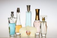 نگهداری از عطر و ادکلن در شرایط مناسب برای دوام و ماندگاری بیشتر آن