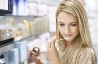 امتحان کردن عطر به روش صحیح در هشت مرحله