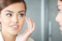 راههای مختلف کاربرد کانسیلر و نکاتی برای استفاده صحیح از آن
