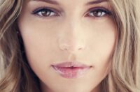 راهنمای آرایش ملایم بهاری به زیباترین شکل با چند ترفند ساده