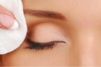 روش‌های ساده برای پاک کردن ریمل چشم بدون دردسر و کثیف کاری