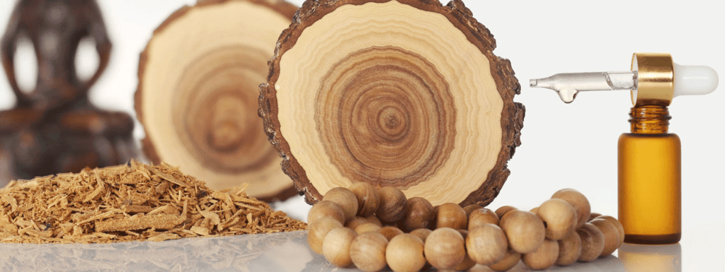 عنبر و چوب صندل دو عنصر طبیعی و پرکاربرد در ساخت عطر