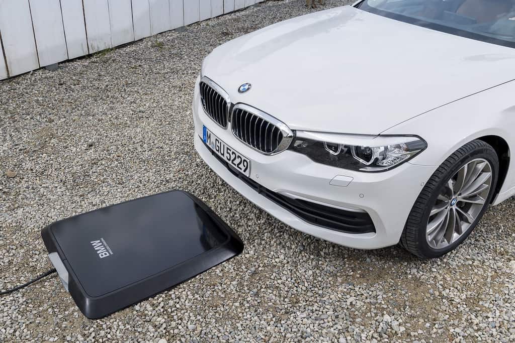 شرکت BMW برای خودروهای الکتریکی خود پد شارژ بی سیم میسازد