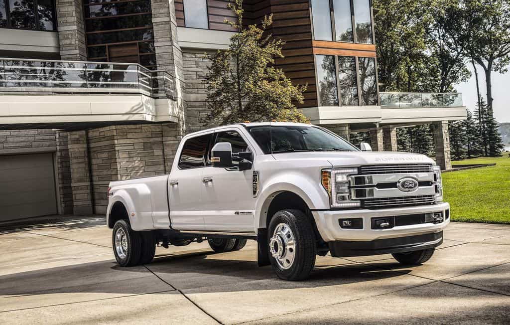 وانت باربری ۱۰۰ هزار دلاری شیک و پیک: آشنایی با خودروی F-450 فورد