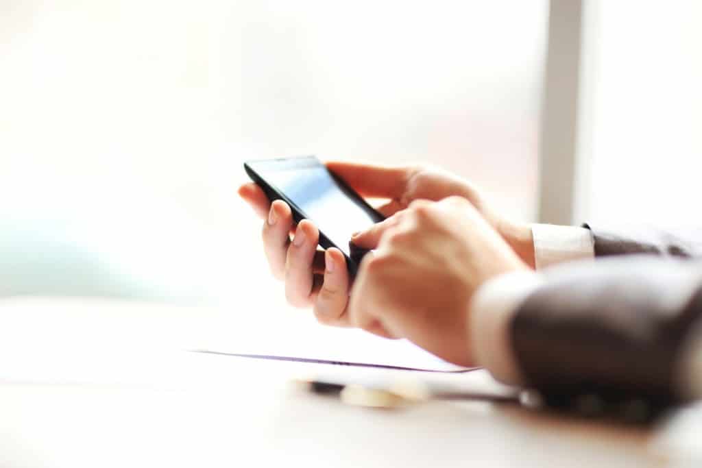 تلفن همراه و ۴ راه حل مناسب برای رهایی از اعتیاد به آن