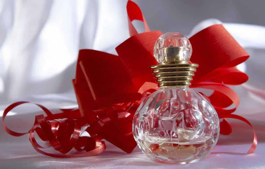 هدیه دادن عطر ، کدام عطر برای هدیه دادن مناسب است؟