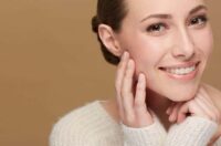 اسیدهای مفید برای پوست کدامند؟ در هر سنی از کدام اسیدها باید استفاده کنیم؟