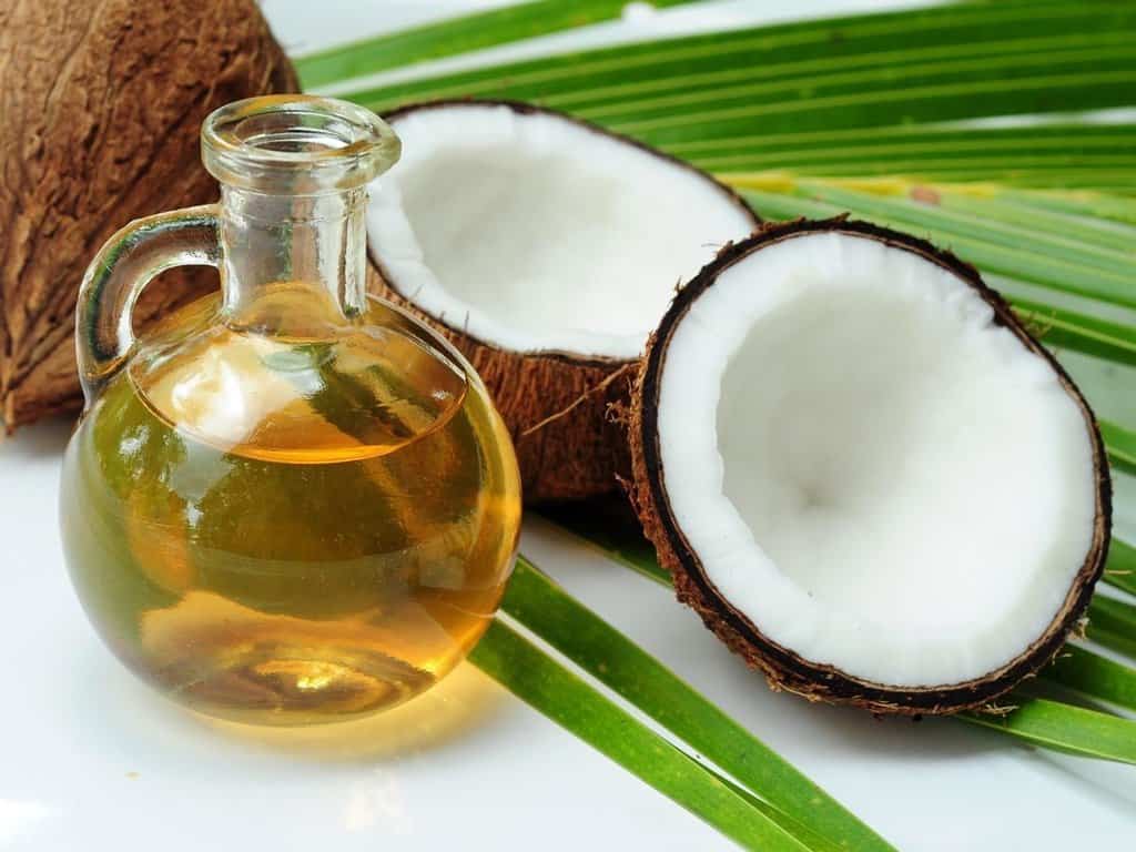 مزایای روغن نارگیل برای ناخن‌ها