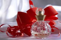 هدیه دادن عطر ، کدام عطر برای هدیه دادن مناسب است؟