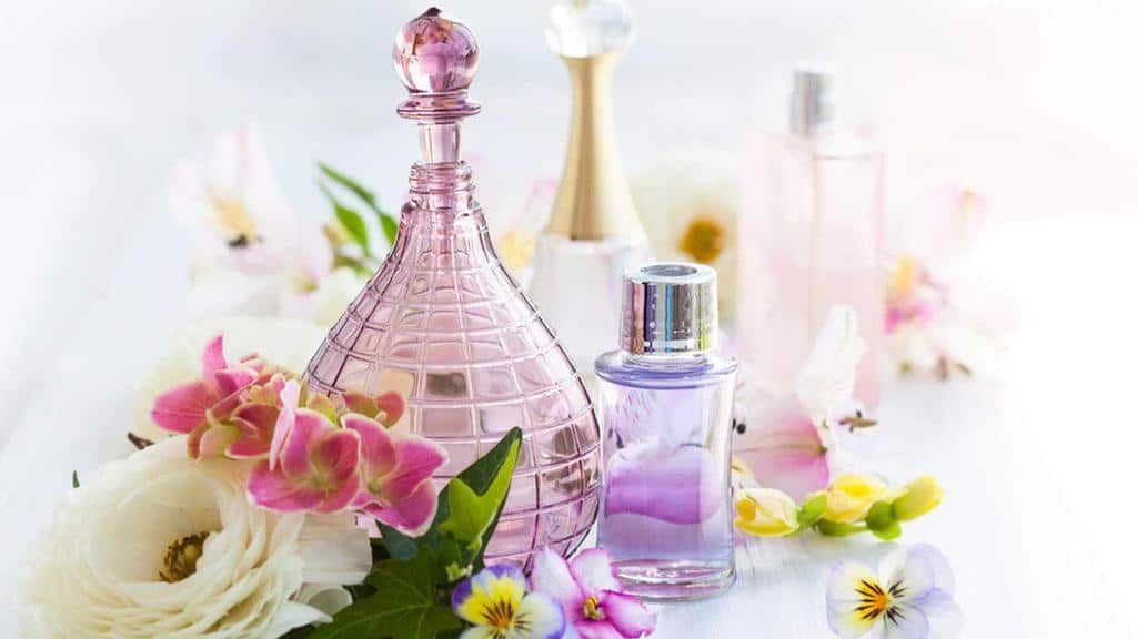عطر گل‌ها رایحه‌های دلپذیری که باعث شادی و نشاط شما می‌شوند