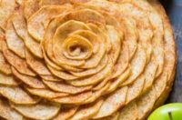 تارت سیب به شکل گل رز