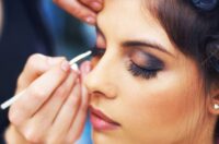 خط چشم از چه چیزی ساخته می‌شود؟ ترفندهایی برای کشیدن خط چشم مایع