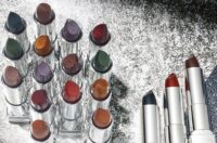 راهنمای کامل انواع رژ لب و ویژگی‌های هر یک از آن‌ها