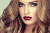 یک برنامه کامل مراقبت از مو برای نیاز کمتر به شستن آن‌ها