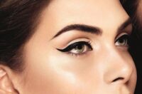 چند نکته و ترفند ساده برای کشیدن خط چشم دنباله دار زیبا و بی‌نقص