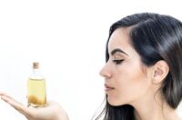 زیبایی موها با روغن‌های طبیعی، بهترین روغن برای هر جنس مو چیست؟
