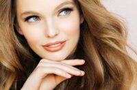 چند ترفند و مدل موی شیک برای زیباتر کردن موهای نازک و بی‌حالت