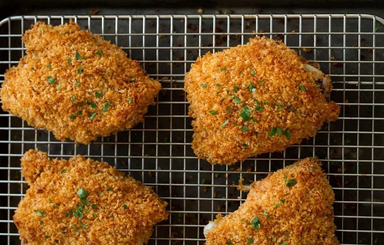 مرغ سوخاری در فر با کمترین مقدار روغن و طعم و رنگی عالی