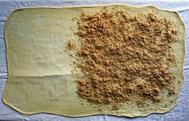 طرز تهیه شیرینی اشترودل سیب اصل اتریشی