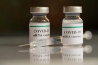 واکسن mRNA (فایزر و مدرنا) چگونه عمل می‌کند، عوارض جانبی آن چیست؟