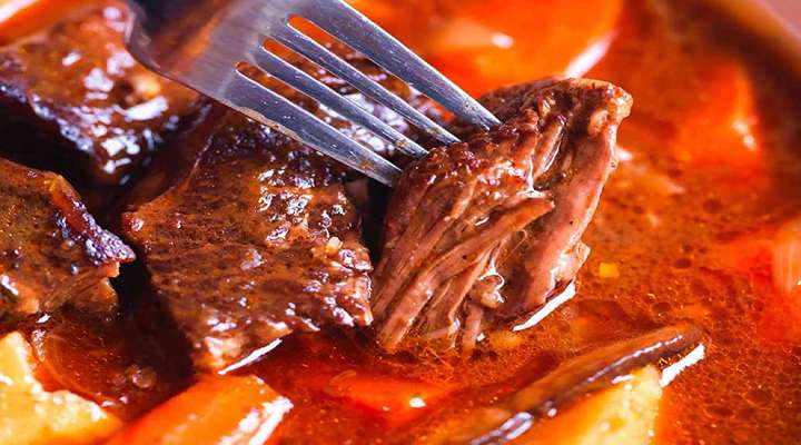 برای خورشت گوشت گوسفندی بخریم یا گوساله؟