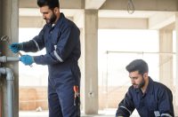 لباس کار یکسره پاکان صنعت؛ انتخابی حرفه‌ای برای مشاغل صنعتی